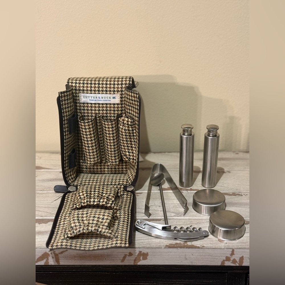 Cutter & Buck Grand Biloxi Canvas/ Leather Cocktail Mixing Travel Set With Case